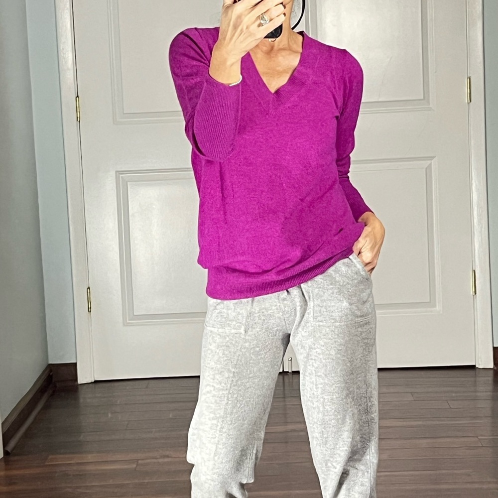J Crew 100% cashmere magenta v neck sweater size S